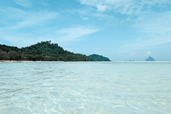 Quels sont les meilleurs itinéraires pour une randonnée dans les montagnes du Tien Shan au Kirghizistan?